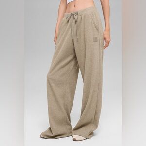 Alo Yoga Muse Wide Leg Pant Gravel Heather Ribbed Lounge Pants Size S NWT